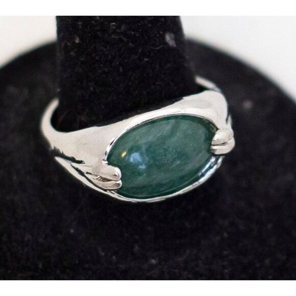 Size 9, Vintage Green Oval Silver Tone Ring - A23 - Picture 1 of 3